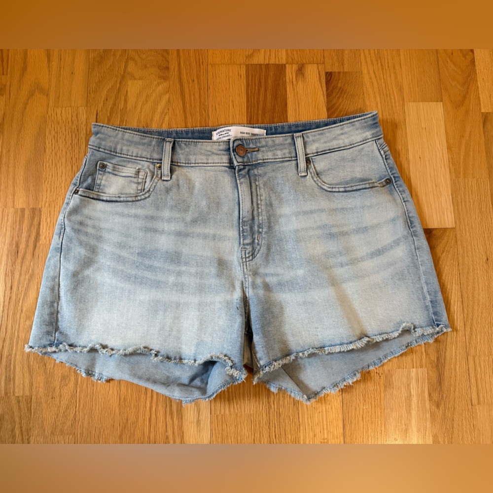 Levi Signature High Rise Light Wash Raw Hem Jean Shorts Size 14